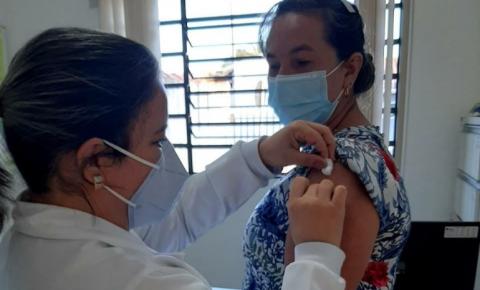 ​Com imunização em todos os postos, vacinação em Taguaí registra filas pequenas