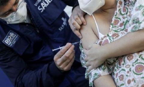 ​Brasil bate recorde na vacinação e aplica 2,5 milhões de doses em 24h