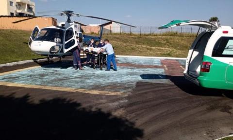 Homem com perfuração no crânio por disparo de arma de fogo é transferido de helicóptero