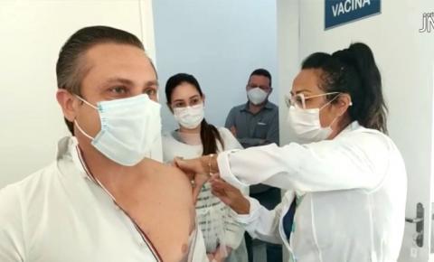 VÍDEO: Jacarezinho quer vacinar todos acima de 18 anos até setembro